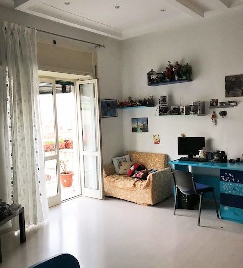 TRILOCALE AD.CORSO SECONDIGLIANO- VIA UMBRIA-SECONDIGLIANO